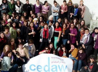 Foto de grupo de mujeres de CEDAW Sombra