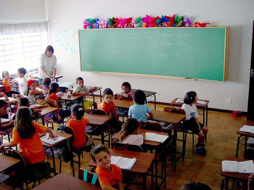 Imagen de niños en una clase