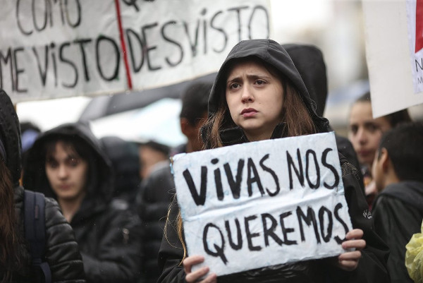 Imagen de una manifestante en Buenos Aires