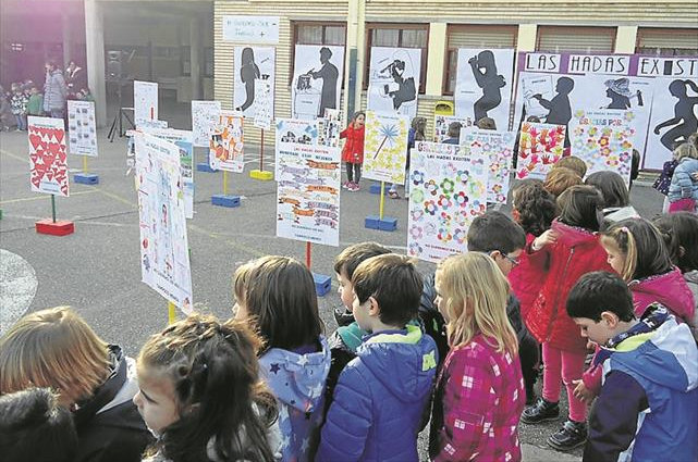 Imagen de niños en el patio del colegio