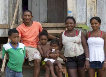 Imagen de una familia brasileña