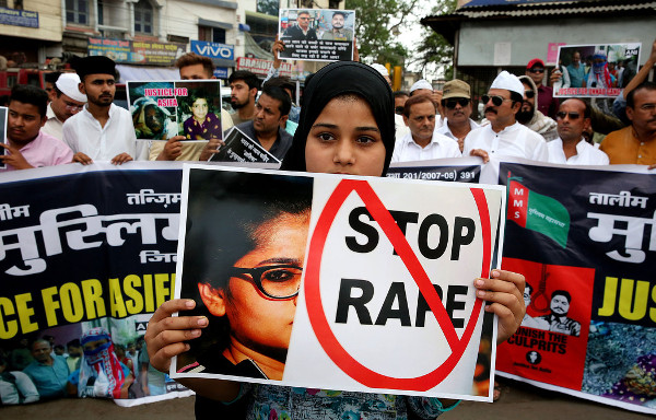 Imagen de una mujer india en una protesta