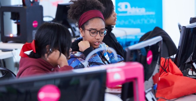 unas jovenes en el evento Girls4tech