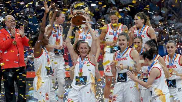 Imagen de las ganadoras del Eurobasket 2019