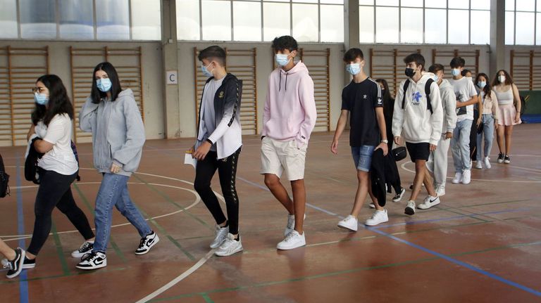 Jóvenes alumnos de un Instituto de Cambados
