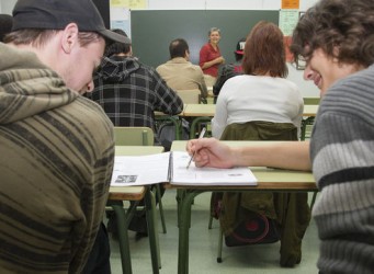 jóvenes en una clase