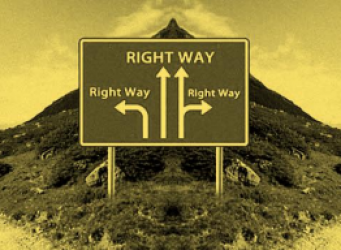 Imagen de cartel de tráfico con distintas direcciones correctas