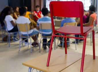 Imagen de un grupo de niños en una clase