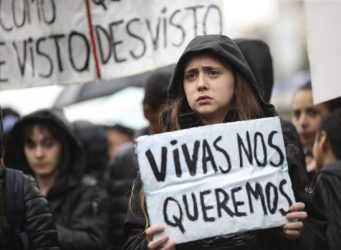 Imagen de una manifestante en Buenos Aires