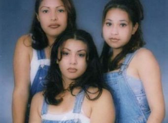 Imagen de tres jóvenes chicanas