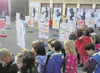 Imagen de niños en el patio del colegio