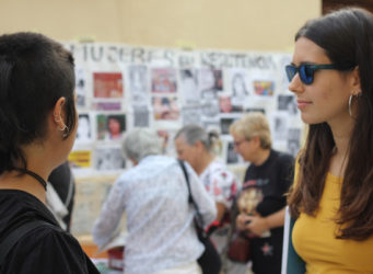 imágenes de dos jóvenes un encuentro feminista intergeneracional