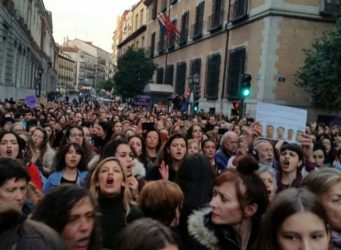 Imagen de la concentración de apoyo a la víctima de la manada