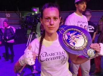 Imagen de la campeona con el cinturón