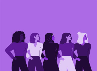 varias mujeres con fondo violeta